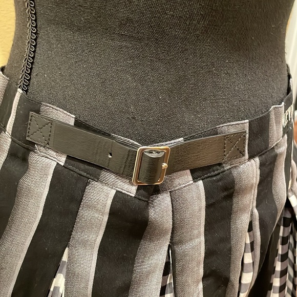 Wednesday Nevermore Academy Skirt XL Goth Punk Addams Family NWT Halloween - Picture 3 of 10